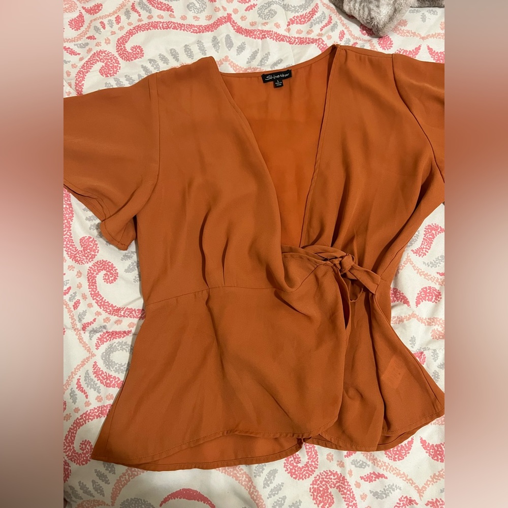 cute top with tie detail